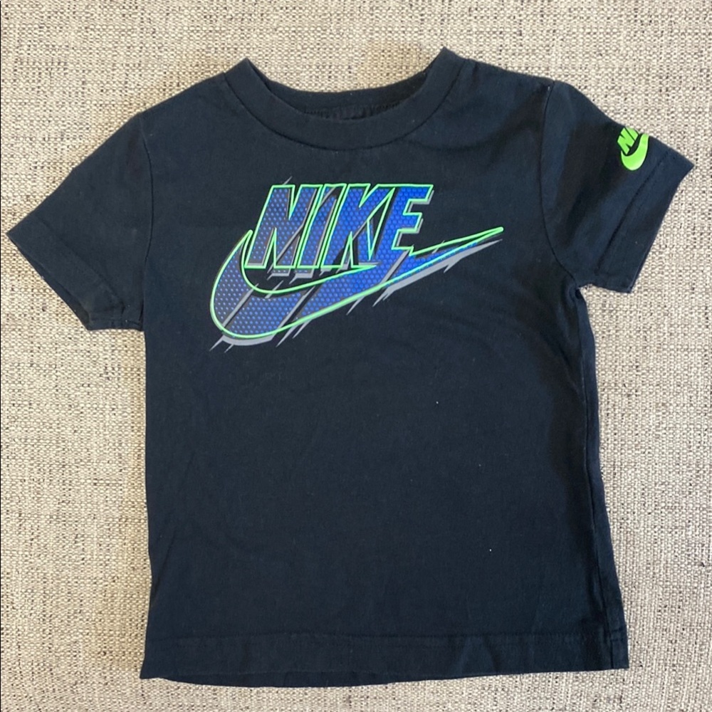 Boys Nike T-shirt